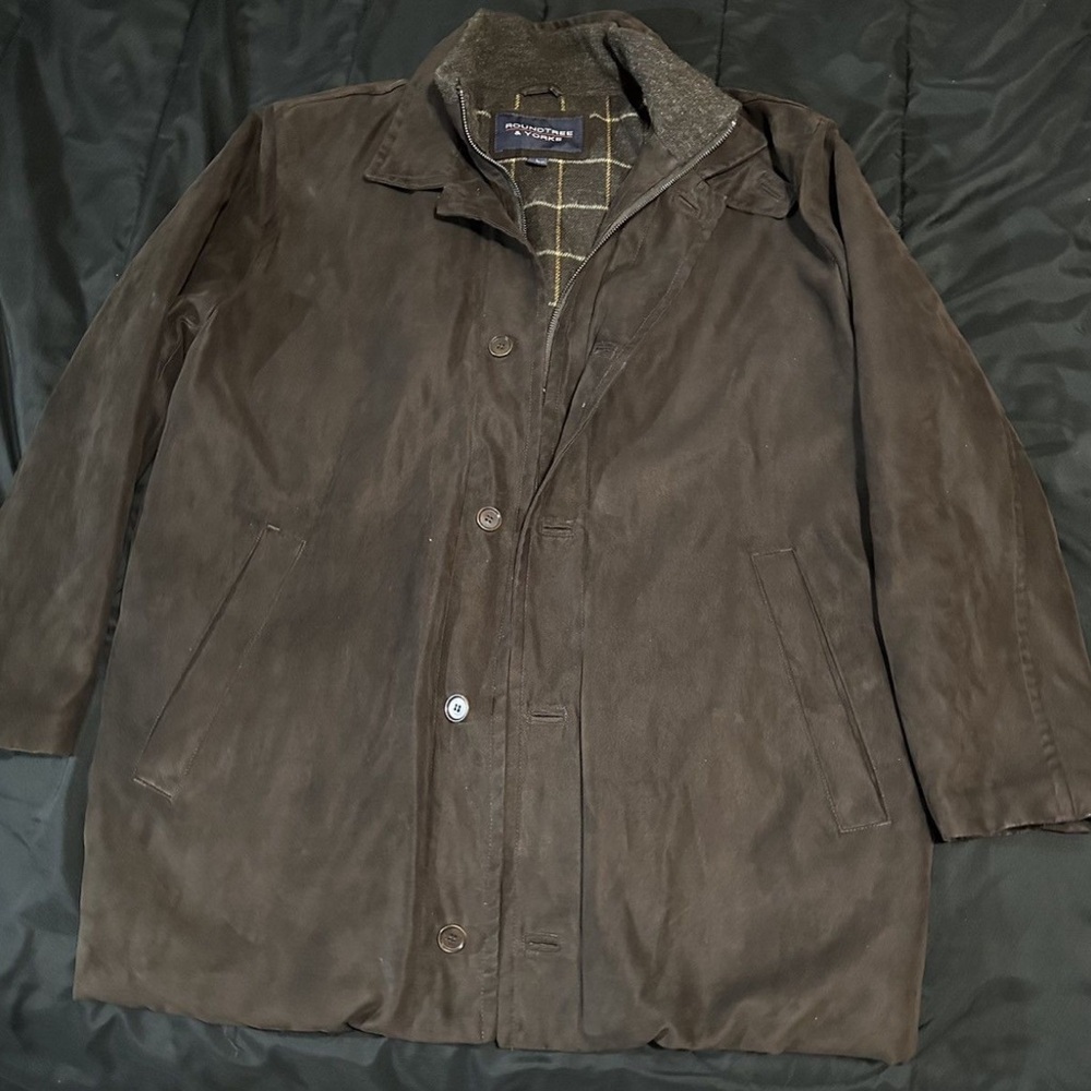 Round-tree & Yorke
Men's brown‎ button and zipper jacket